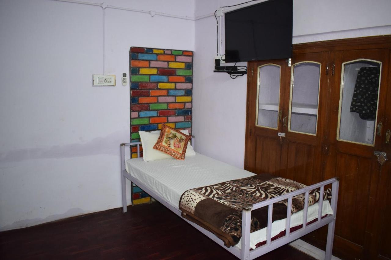 Хостел Travellers House Jodhpur Джодхпур Экстерьер фото